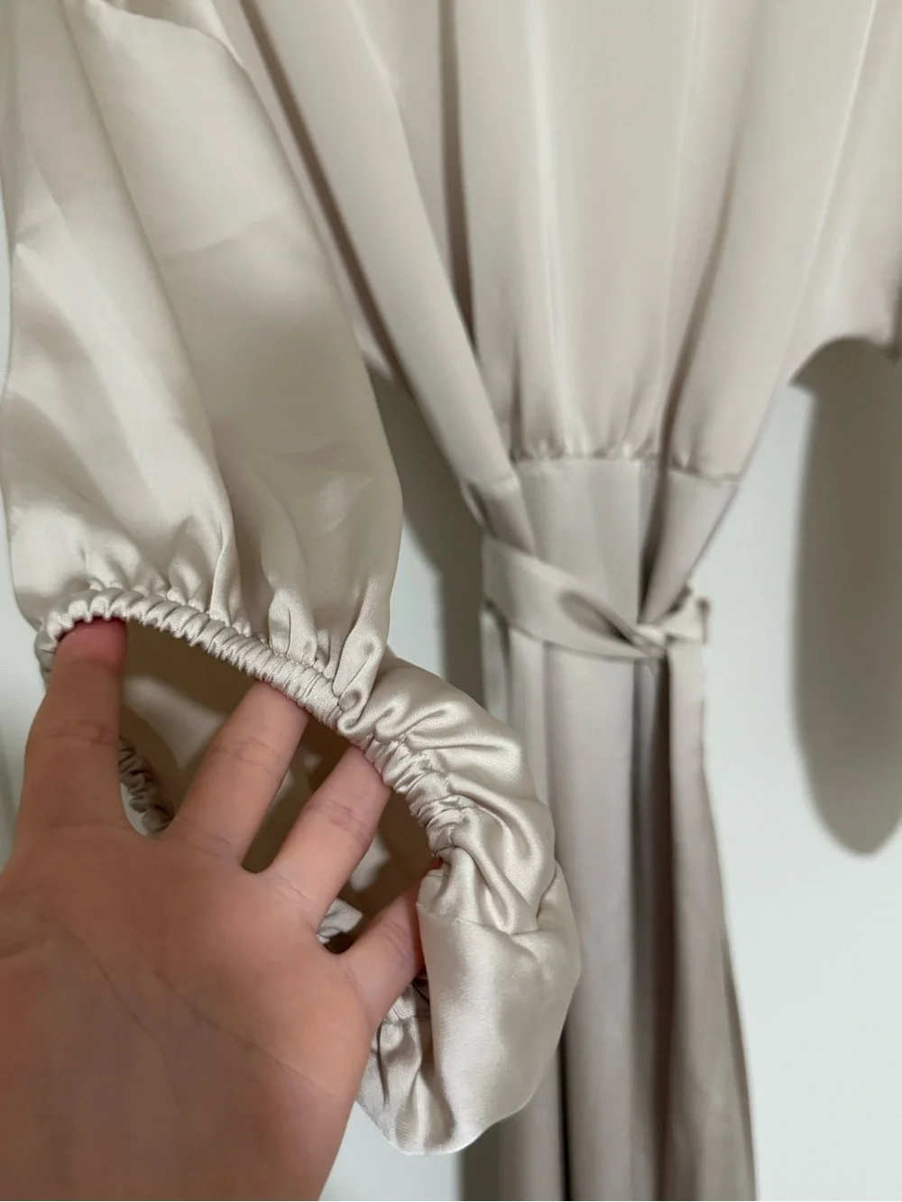 Silky satin midi/maxi cream dress with balloon sleeves and waist tie